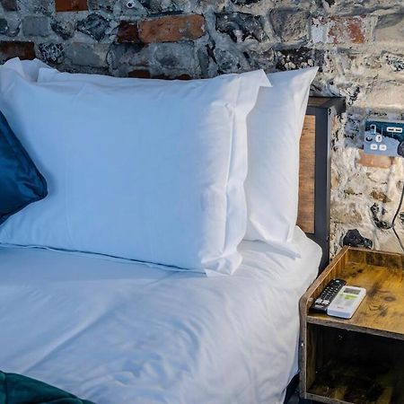 Aparotel Serviced Apartments - Stonehenge, Amesbury Town Centre Экстерьер фото