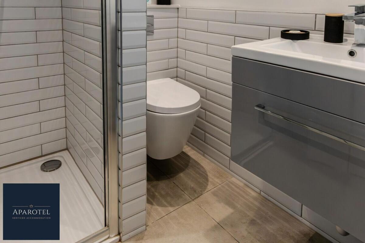 Aparotel Serviced Apartments - Stonehenge, Amesbury Town Centre Номер фото