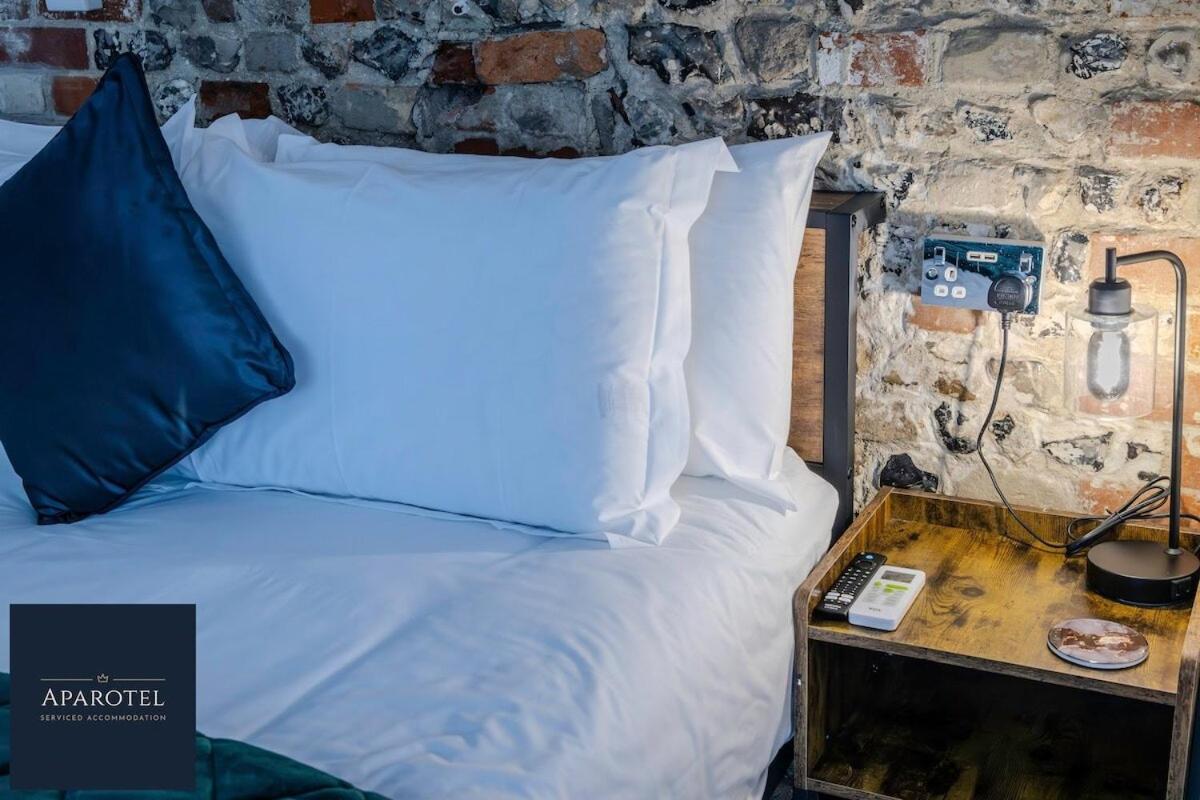 Aparotel Serviced Apartments - Stonehenge, Amesbury Town Centre Экстерьер фото