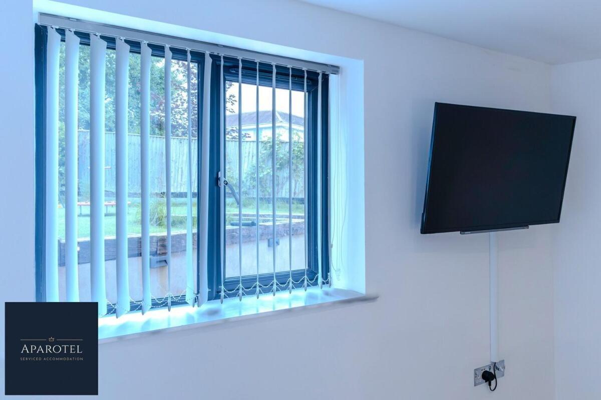 Aparotel Serviced Apartments - Stonehenge, Amesbury Town Centre Номер фото
