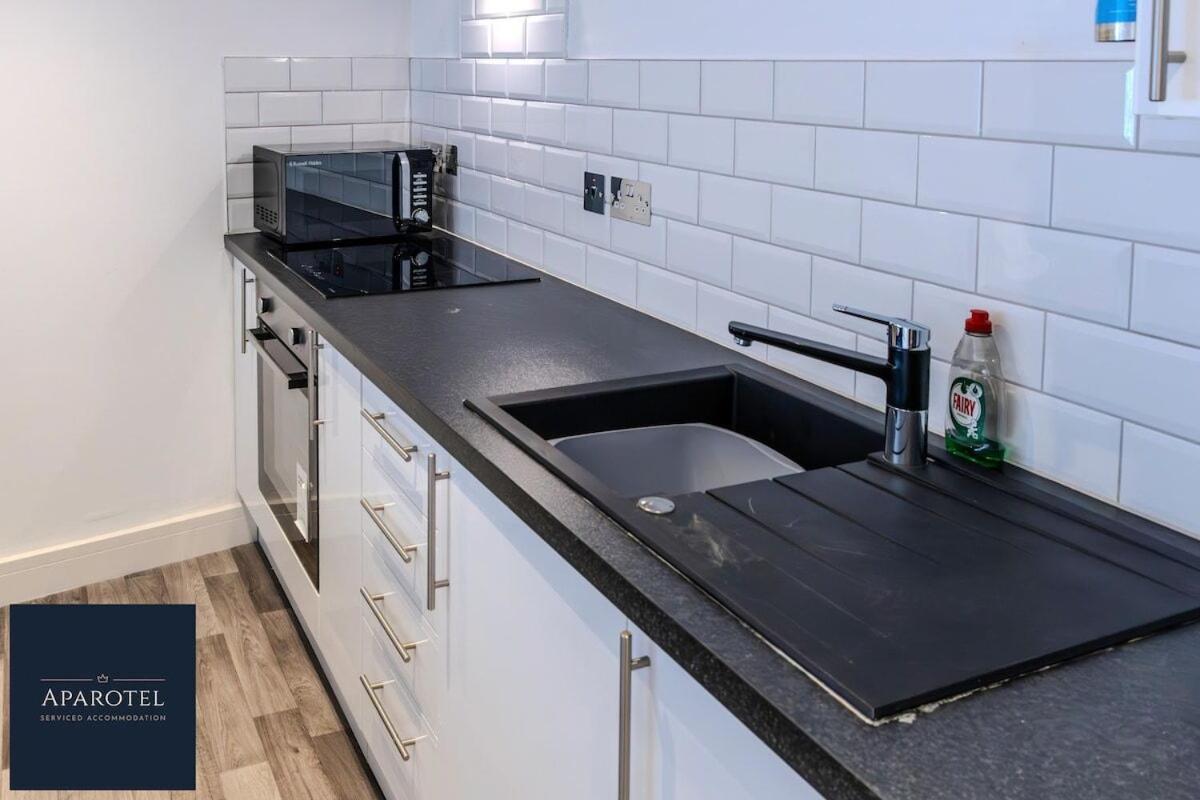 Aparotel Serviced Apartments - Stonehenge, Amesbury Town Centre Номер фото