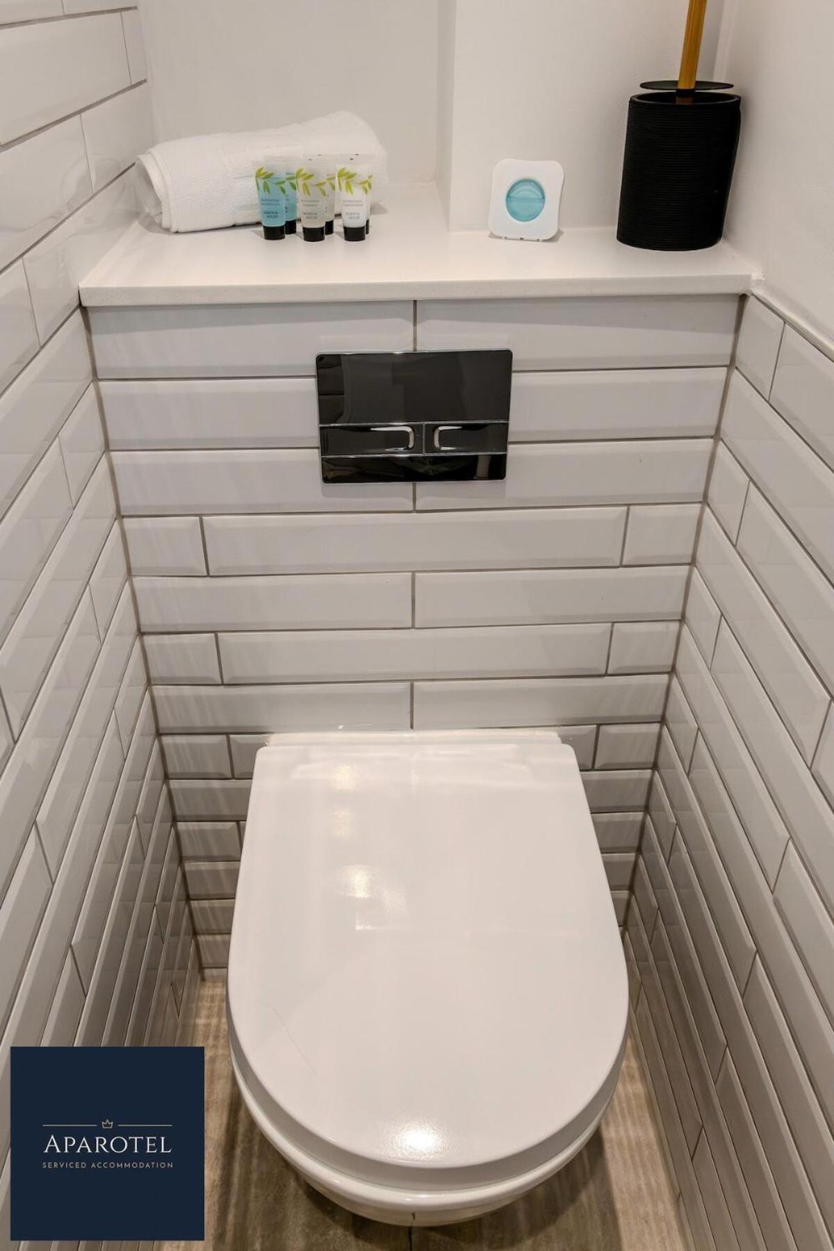 Aparotel Serviced Apartments - Stonehenge, Amesbury Town Centre Номер фото