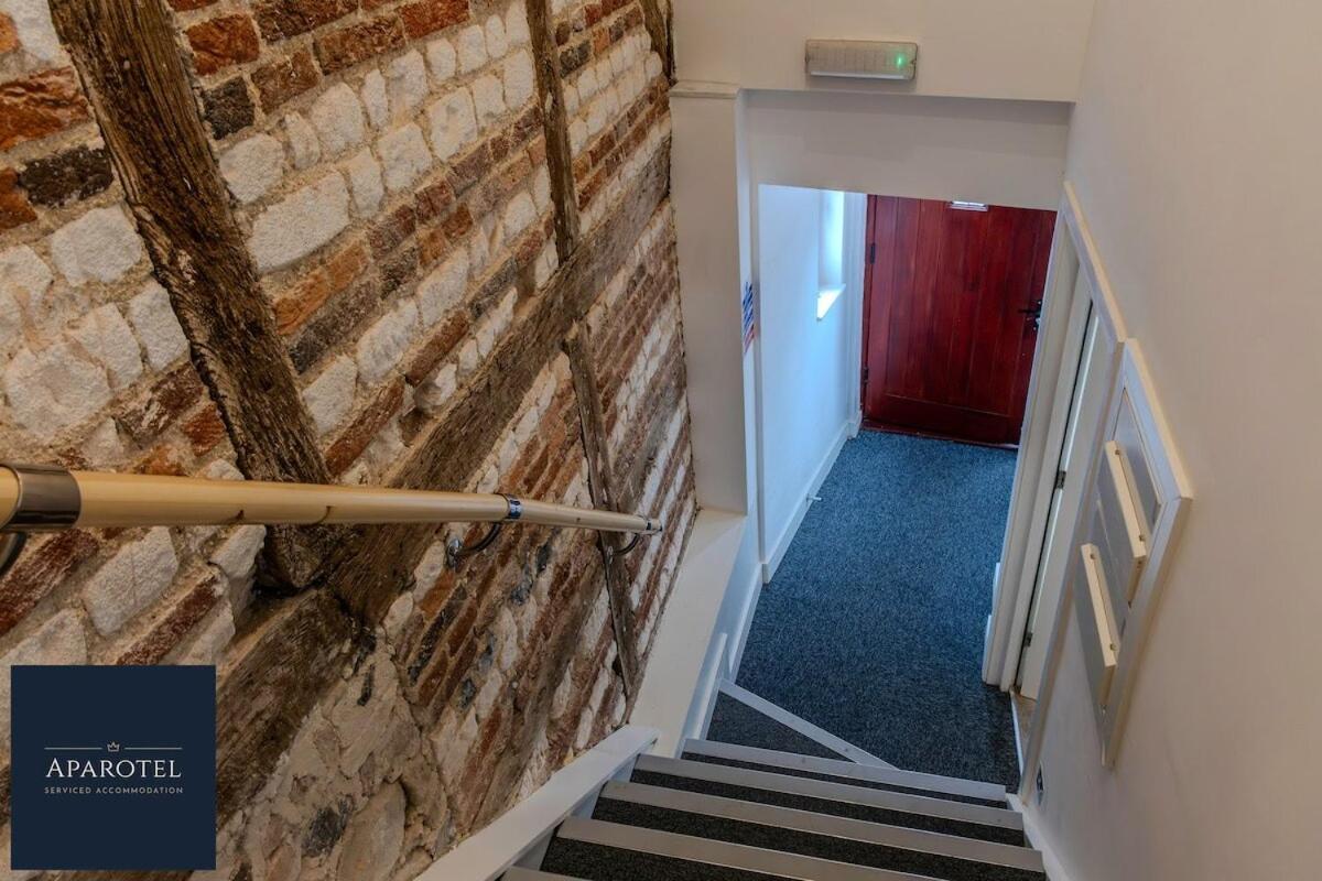 Aparotel Serviced Apartments - Stonehenge, Amesbury Town Centre Номер фото