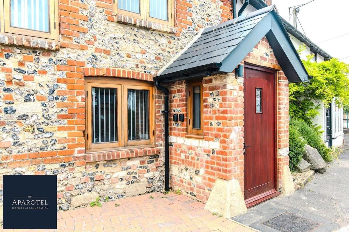 Aparotel Serviced Apartments - Stonehenge, Amesbury Town Centre Номер фото